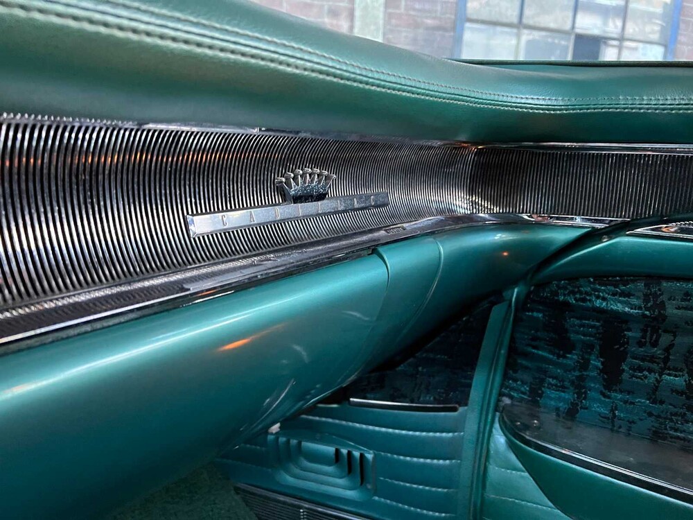 Cadillac Sedan De Ville V8 1958, DM-81-32