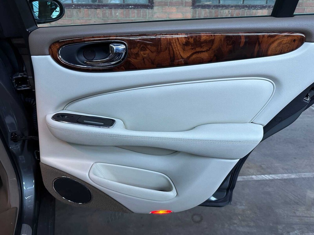 Jaguar XJ Sovereign 4.2 V8 298PK 2005 Youngtimer