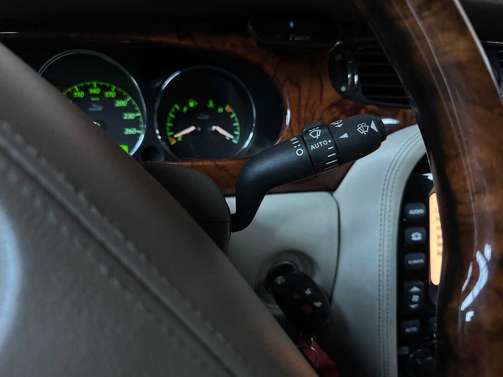 Jaguar XJ Sovereign 4.2 V8 298PK 2005 Youngtimer