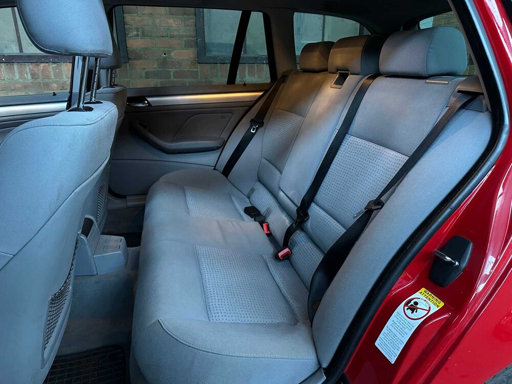 BMW 330xi 231hp 2002 3 Series, K-334-KJ