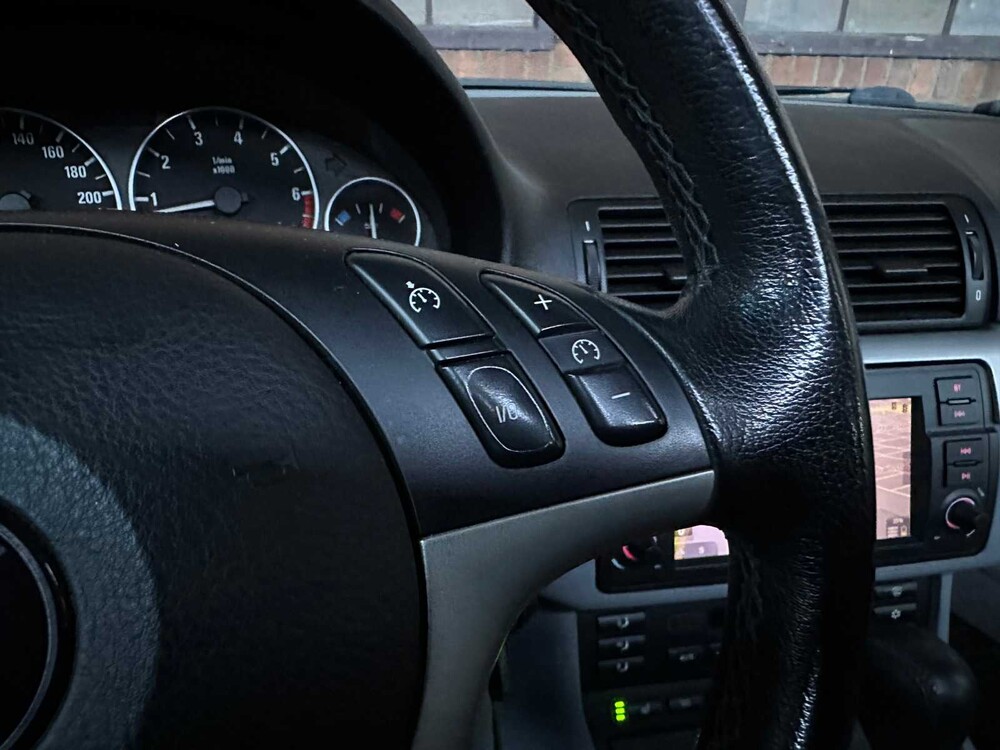 BMW 330xi 231hp 2002 3 Series, K-334-KJ