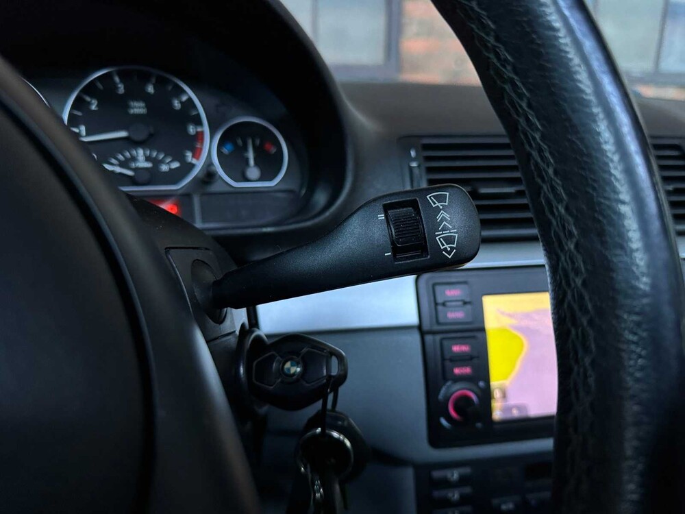 BMW 330xi 231hp 2002 3 Series, K-334-KJ