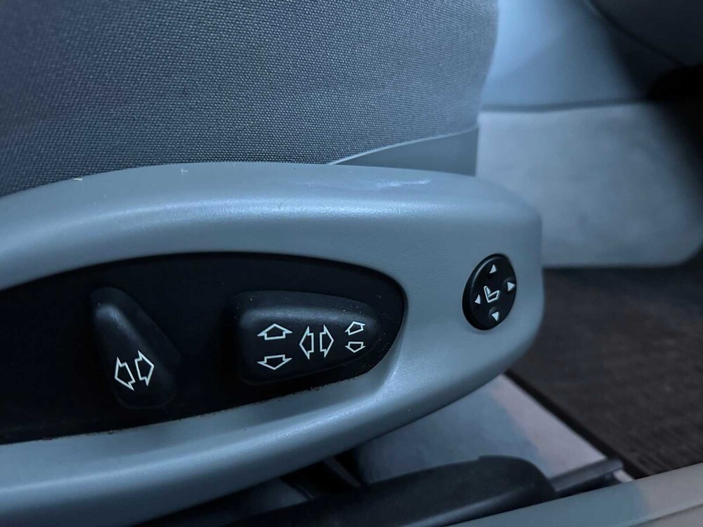 BMW 330xi 231hp 2002 3 Series, K-334-KJ