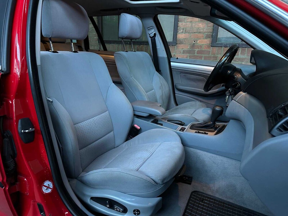 BMW 330xi 231hp 2002 3 Series, K-334-KJ