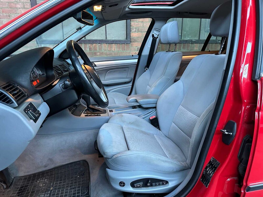 BMW 330xi 231hp 2002 3 Series, K-334-KJ