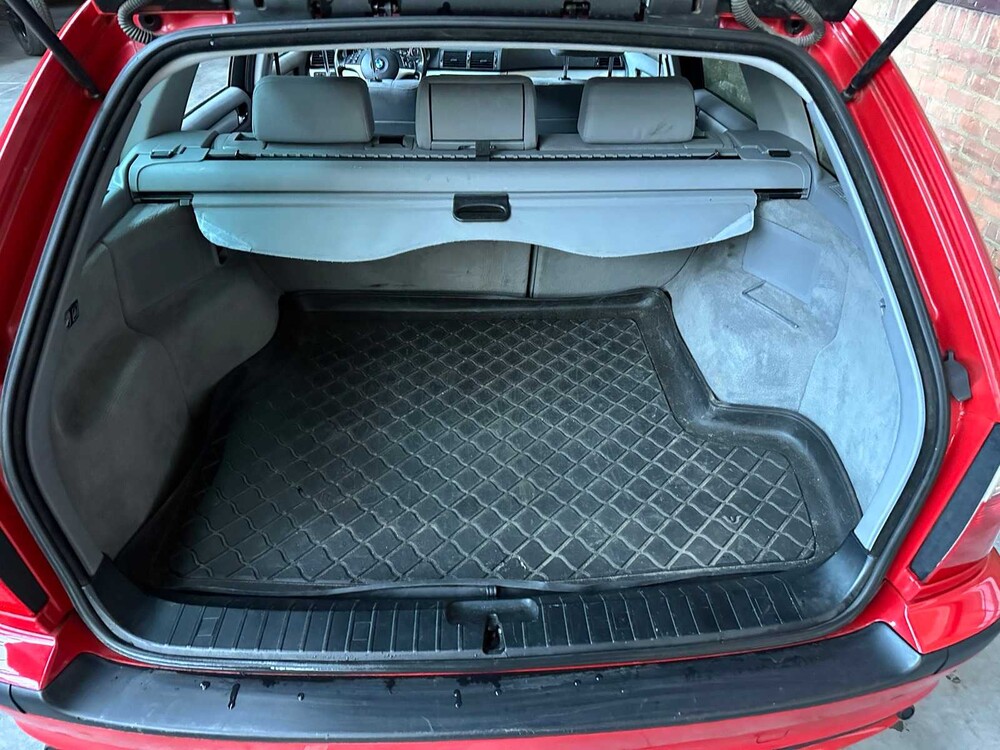 BMW 330xi 231hp 2002 3 Series, K-334-KJ