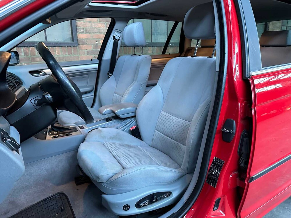 BMW 330xi 231hp 2002 3 Series, K-334-KJ