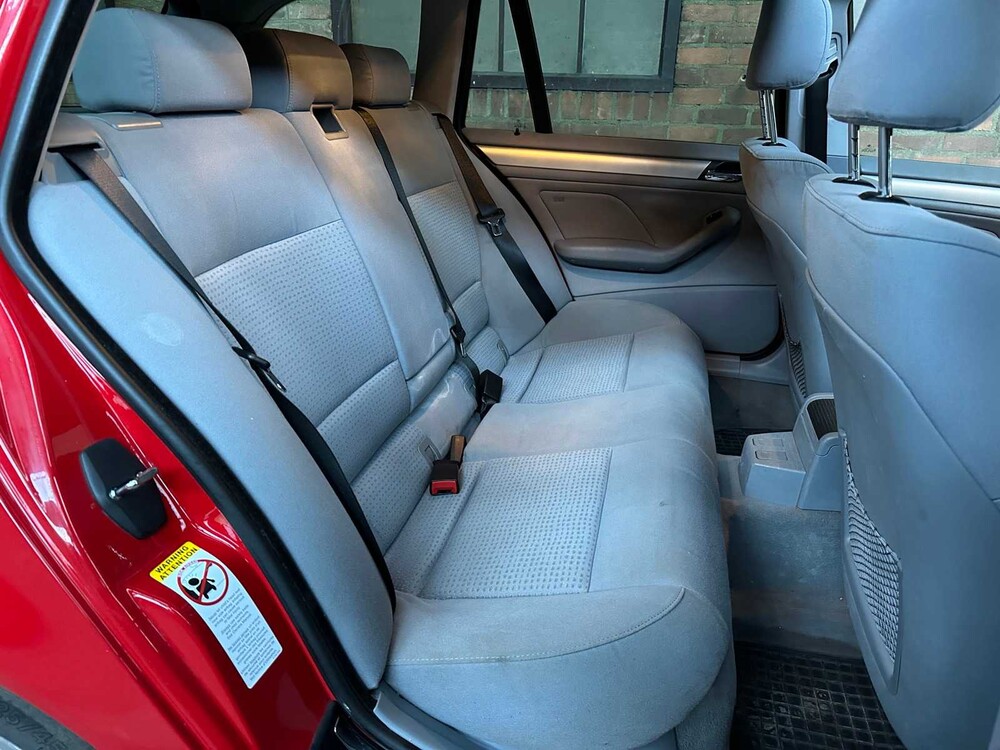 BMW 330xi 231hp 2002 3 Series, K-334-KJ