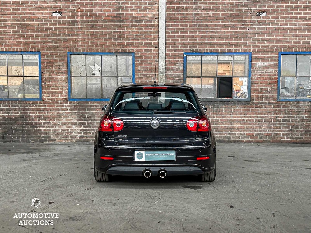 Volkswagen Golf V R32 3.2 V6 250pk 2006
