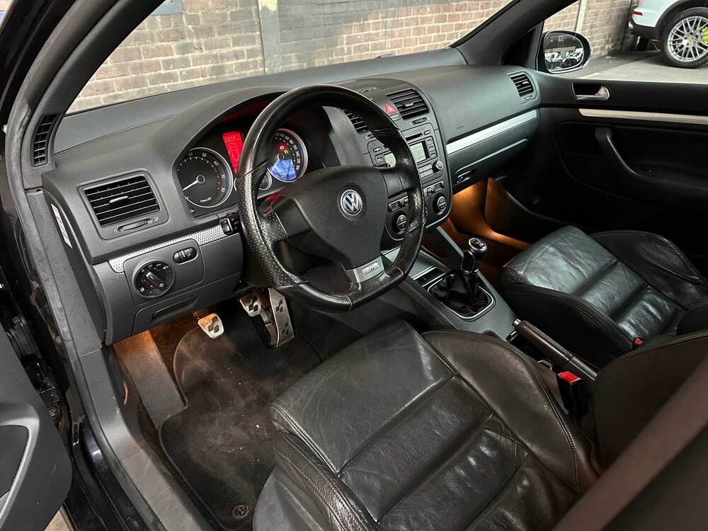 Volkswagen Golf V R32 3.2 V6 250pk 2006