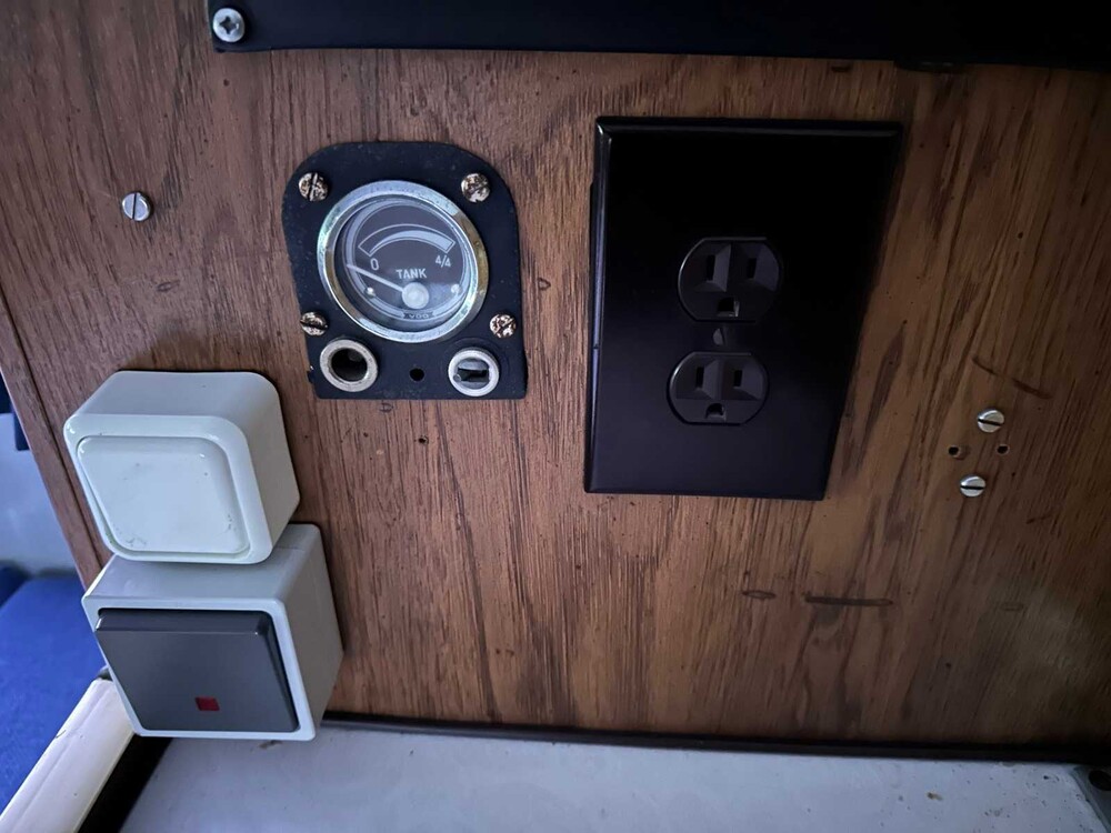 Dodge Winnebago Camper 1973, FZ-69-XY