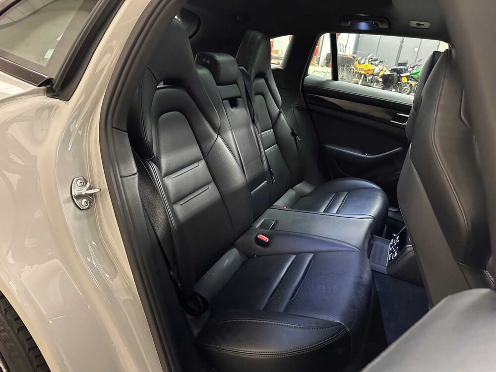 Porsche Panamera Sport Turismo 4 E-Hybrid 2.9 V6 Sport-Chrono 462pk 2018, K-396-ZJ