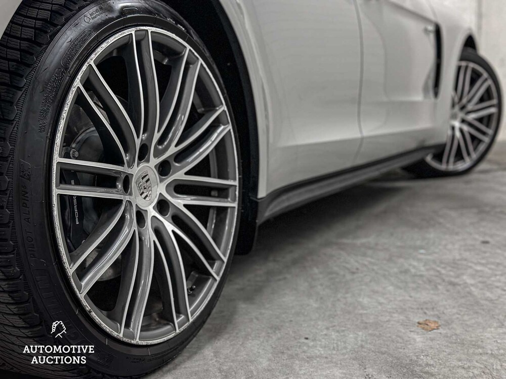 Porsche Panamera Sport Turismo 4 E-Hybrid 2.9 V6 Sport-Chrono 462pk 2018, K-396-ZJ