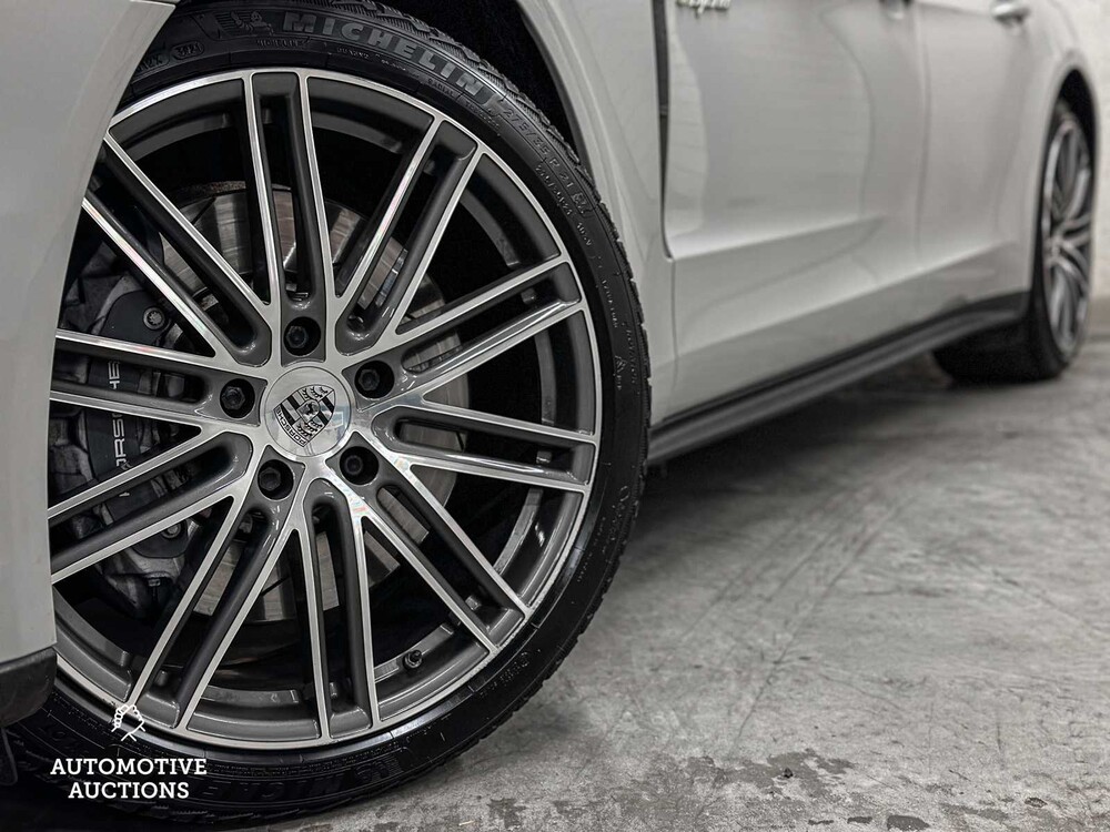 Porsche Panamera Sport Turismo 4 E-Hybrid 2.9 V6 Sport-Chrono 462pk 2018, K-396-ZJ