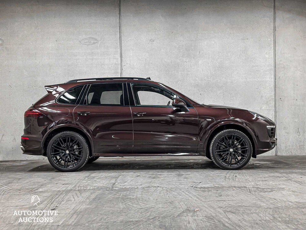 Porsche Cayenne S 4.2 D V8 385pk 2015, NL-Kenteken
