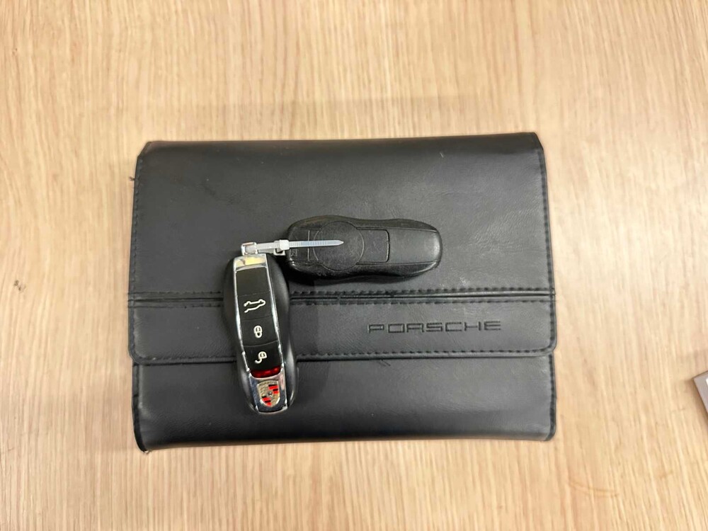 Porsche Cayenne S 4.2 D V8 385pk 2015, NL-Kenteken