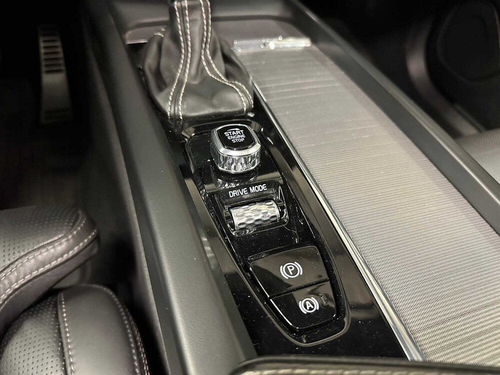 Volvo XC60 2.0 D5 AWD R-Design 235pk 2019 ORIG-NL, XS-033-S