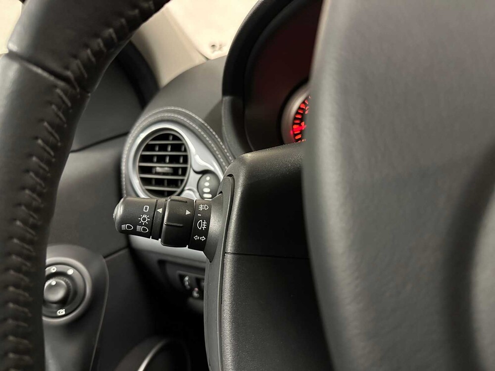 Renault Clio Estate 1.2 TCE 20th Anniversary 101pk 2011, 97-PFV-6