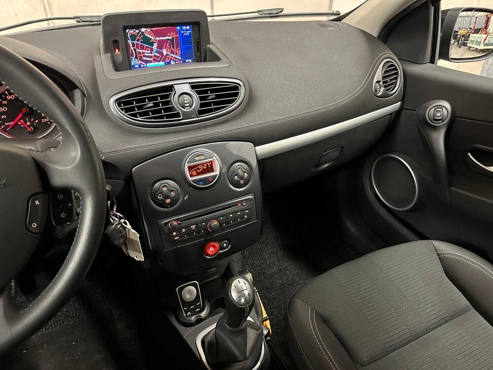 Renault Clio Estate 1.2 TCE 20th Anniversary 101pk 2011, 97-PFV-6