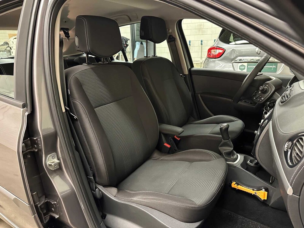 Renault Clio Estate 1.2 TCE 20th Anniversary 101pk 2011, 97-PFV-6