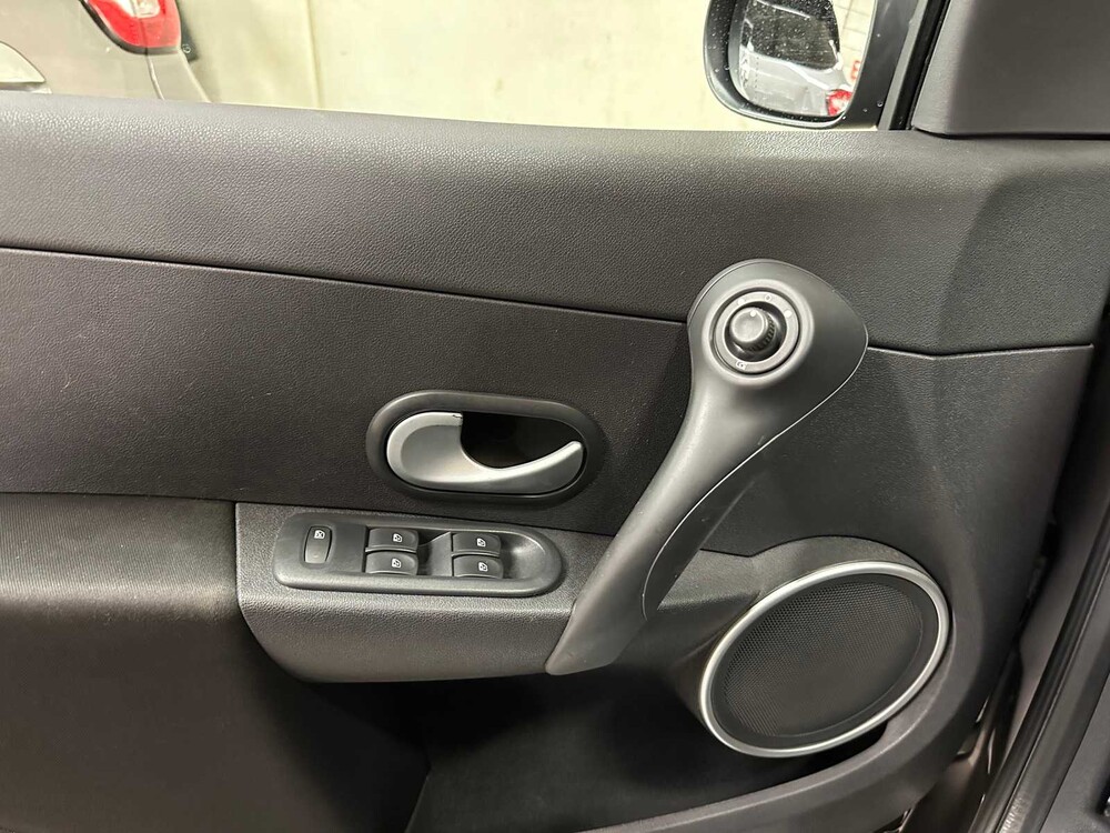 Renault Clio Estate 1.2 TCE 20th Anniversary 101pk 2011, 97-PFV-6