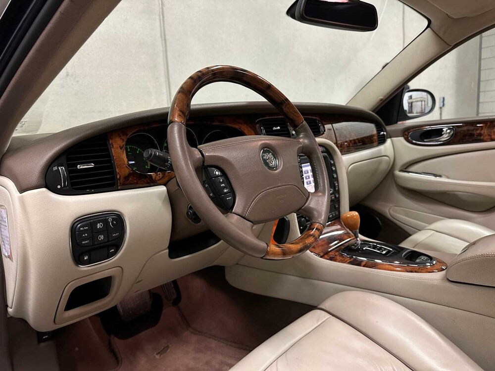 Jaguar XJ 2.7D V6 Sovereign 207pk 2006 ORIG-NL, 95-SJ-SN -Youngtimer-