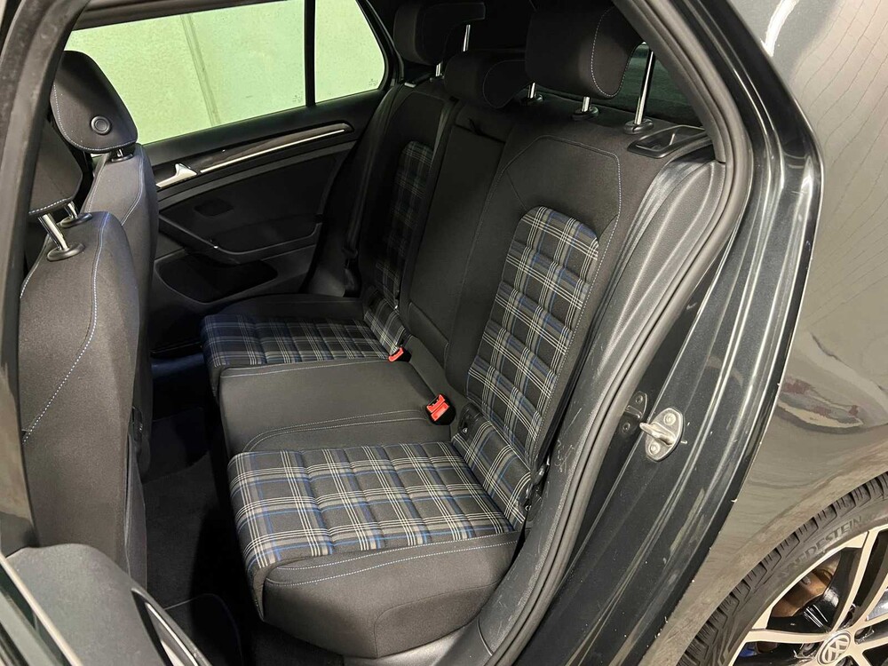 Volkswagen Golf GTE 1.4 TSI 150hp Plug-In Hybrid 2015, JL-237-F