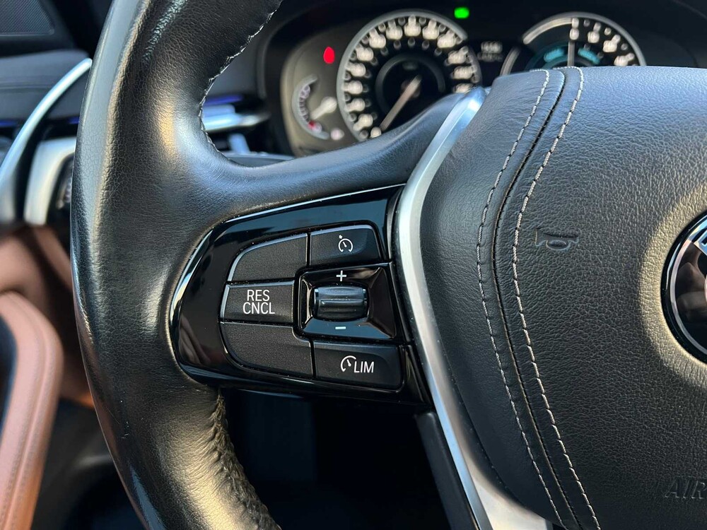 BMW 530e iPerformance High Executive G30 184pk 2018 5-serie -ORIG. NL-, RV-702-V