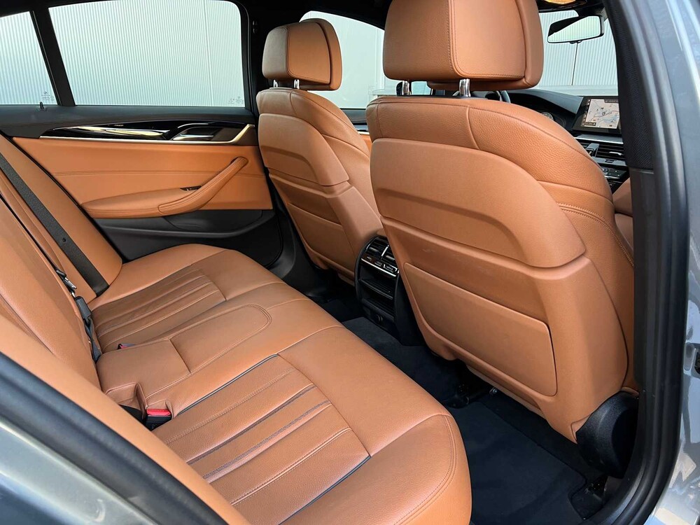 BMW 530e iPerformance High Executive G30 184pk 2018 5-serie -ORIG. NL-, RV-702-V