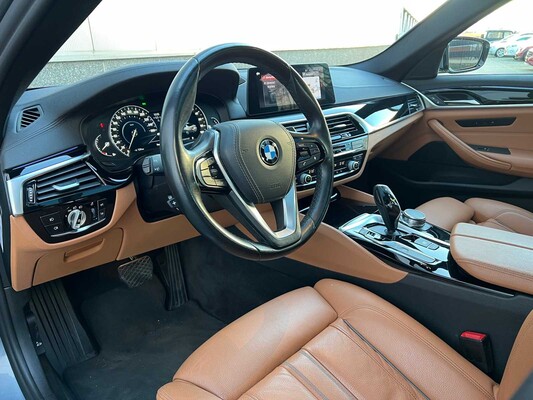 BMW 530e iPerformance High Executive G30 184pk 2018 5-serie -ORIG. NL-, RV-702-V
