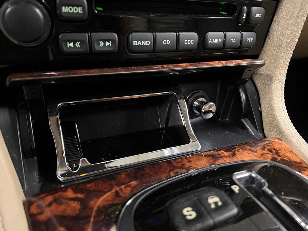 Jaguar XJ8 L 4.2 V8 298pk XJ Executive 2009, T-410-RX