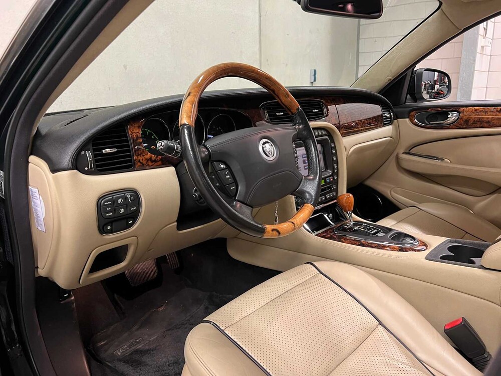 Jaguar XJ8 L 4.2 V8 298pk XJ Executive 2009, T-410-RX