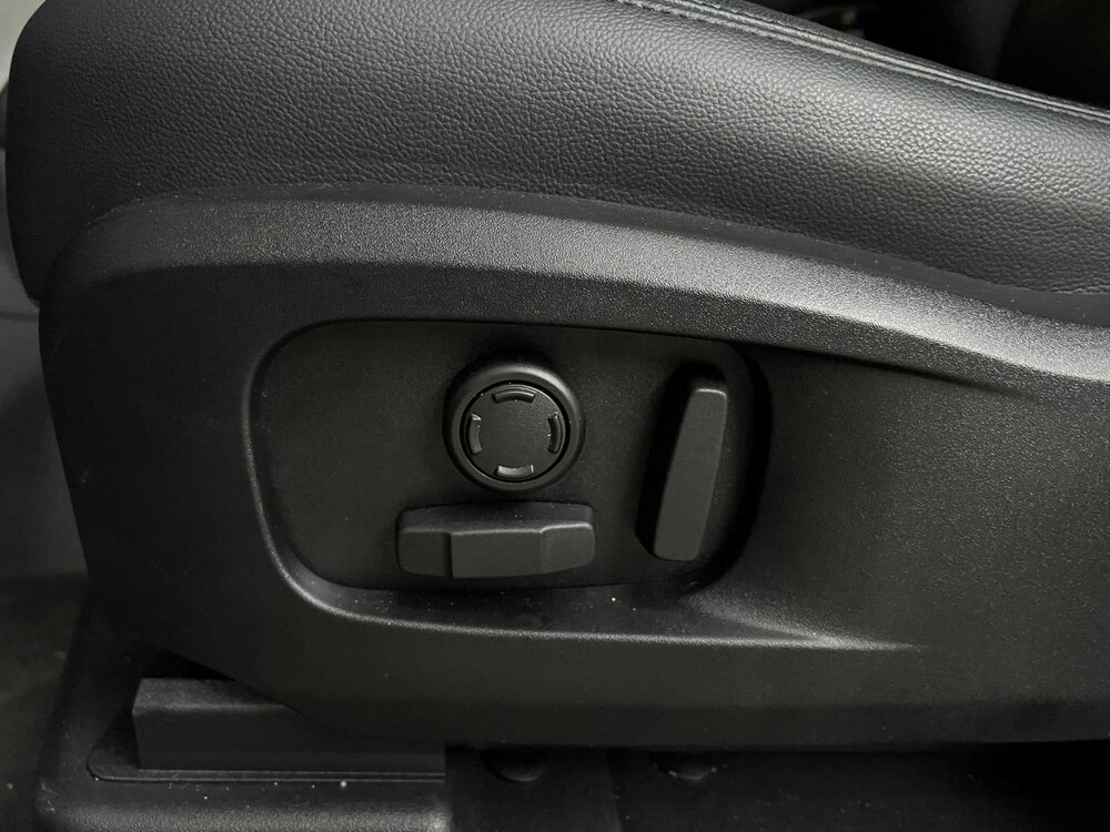 Land Rover Defender P400e SE Hybrid 404pk 2023 -Fabrieksgarantie-