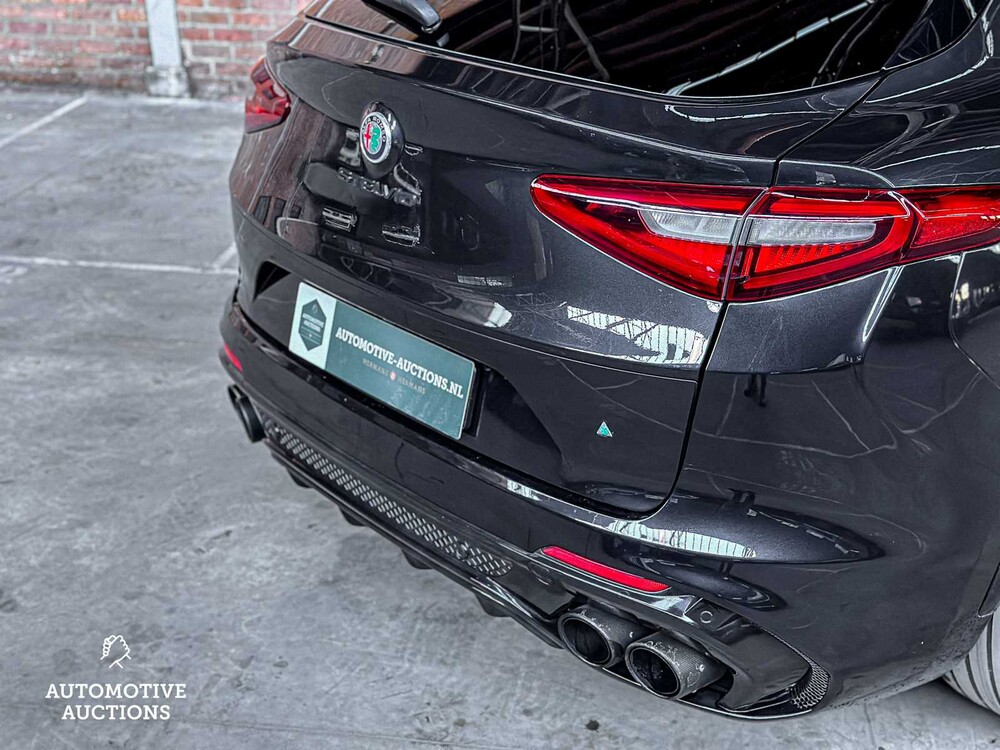 Alfa Romeo Stelvio QUADRIFOGLIO 2.9 V6 -FERRARI ENGINE- AWD 510pk 2018, L-684-LG