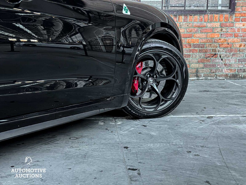 Alfa Romeo Stelvio QUADRIFOGLIO 2.9 V6 -FERRARI ENGINE- AWD 510pk 2018, L-684-LG