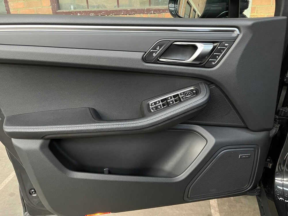 Porsche Macan 2.0 FACELIFT 265pk 2022 ORIG-NL, P-995-BB