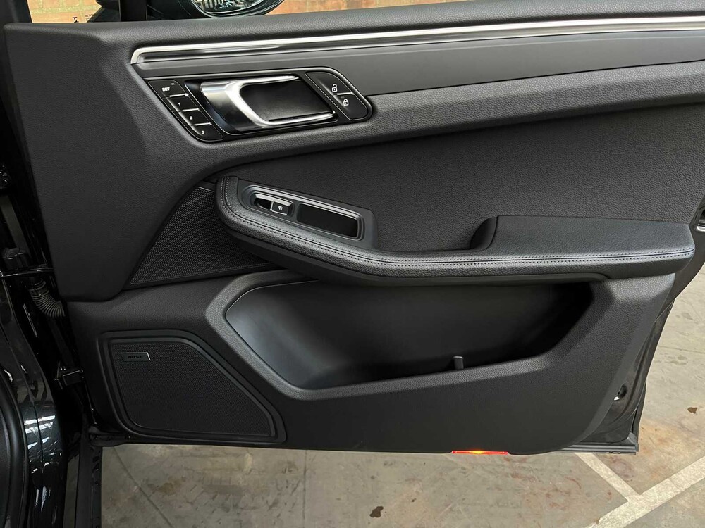 Porsche Macan 2.0 FACELIFT 265pk 2022 ORIG-NL, P-995-BB