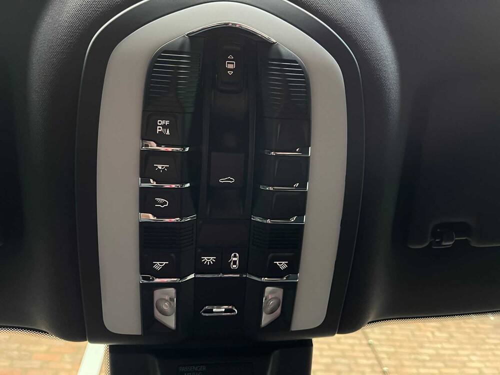 Porsche Macan 2.0 FACELIFT 265pk 2022 ORIG-NL, P-995-BB