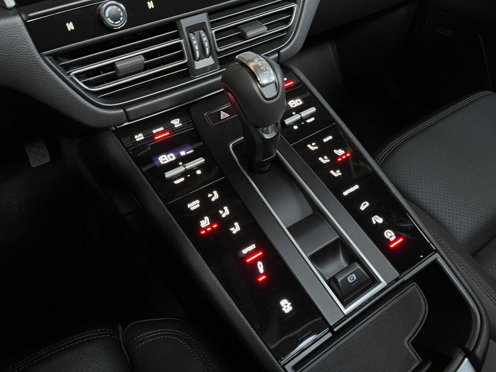 Porsche Macan 2.0 FACELIFT 265pk 2022 ORIG-NL, P-995-BB