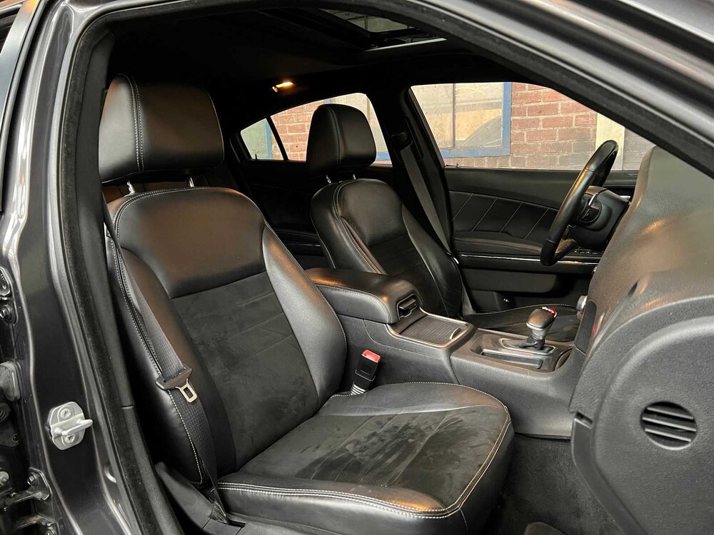 Dodge Charger SRT 5.7 V8 373PS 2016