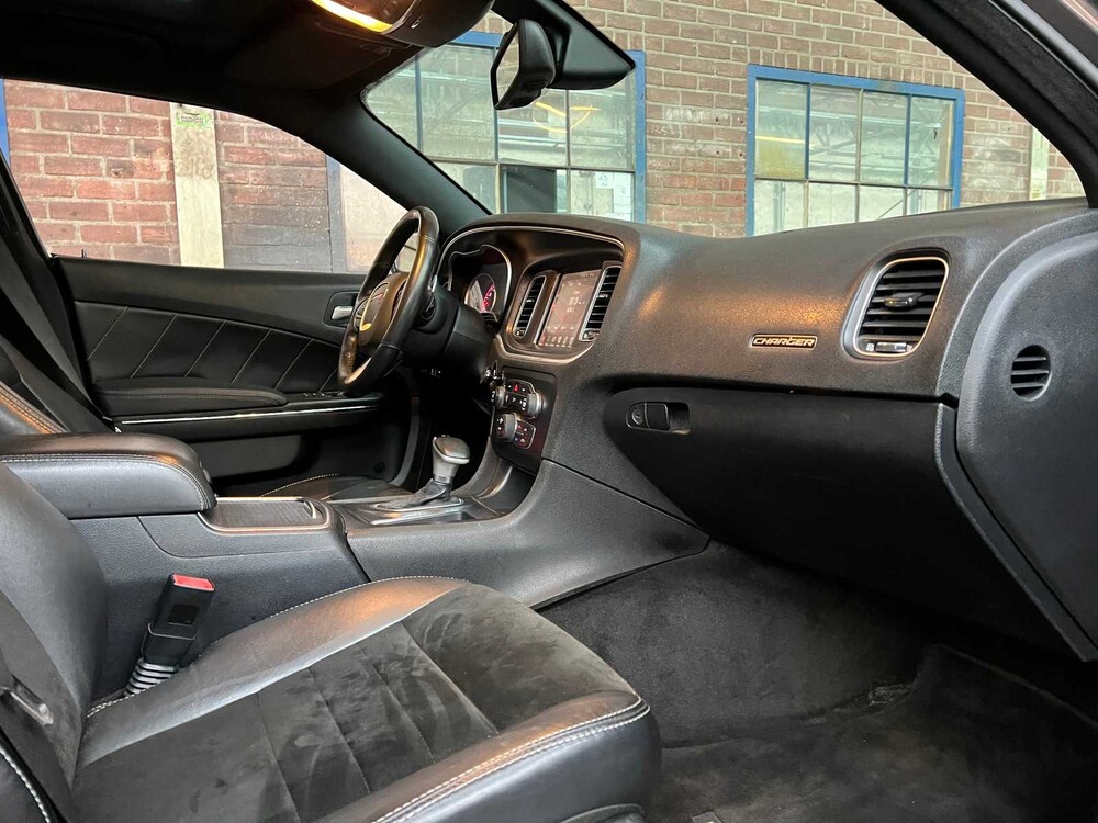 Dodge Charger SRT 5.7 V8 373PS 2016