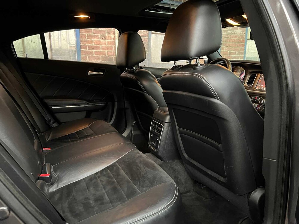 Dodge Charger SRT 5.7 V8 373PS 2016