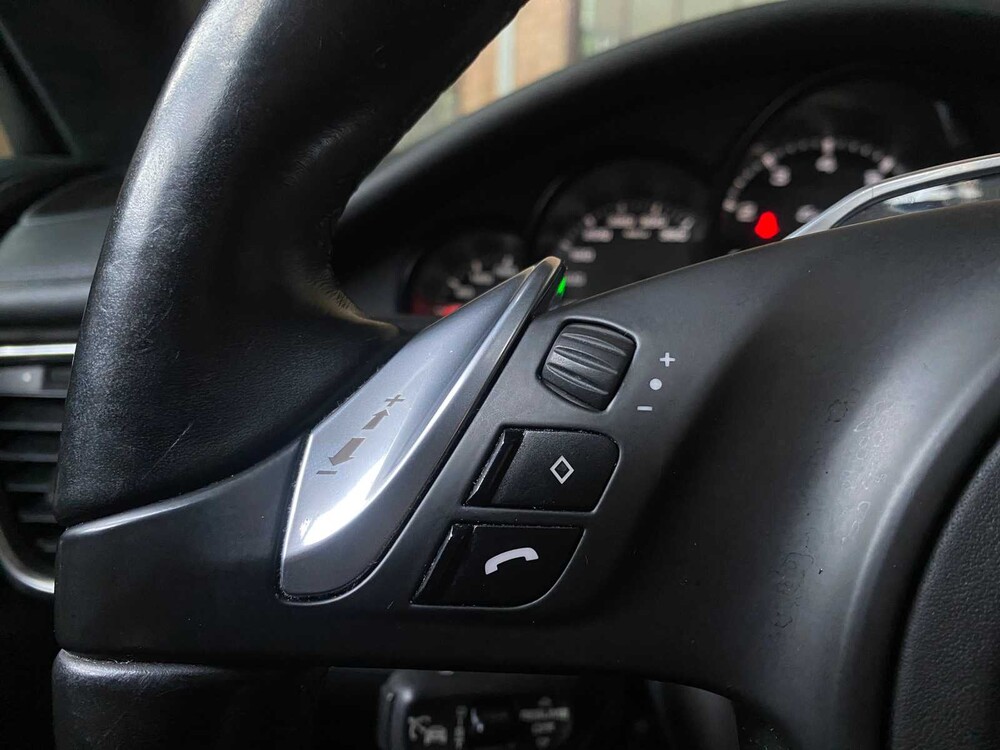 Porsche Panamera Turbo 4.8 V8 500PS 2011 Sport-Chrono, 63-TDK-1 