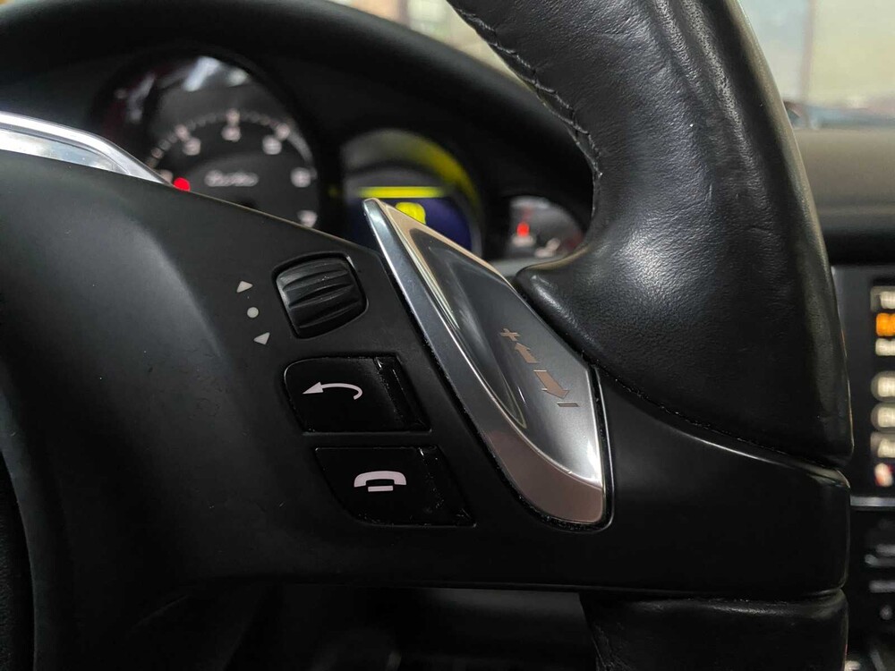 Porsche Panamera Turbo 4.8 V8 500PS 2011 Sport-Chrono, 63-TDK-1 