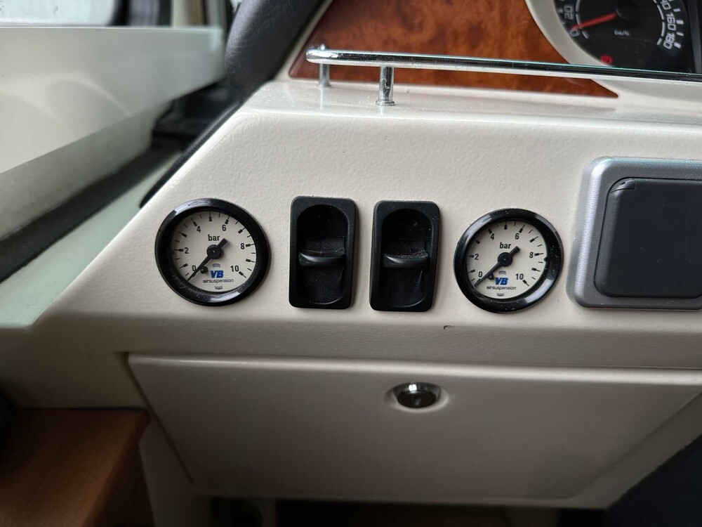 Iveco Concorde Carver 771L Kampeerwagen 177pk 2009, T-562-NV