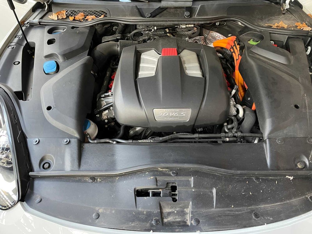 Porsche Cayenne S E-Hybrid 3.0 V6 Platinum Edition 416hp 2016, H-372-HK