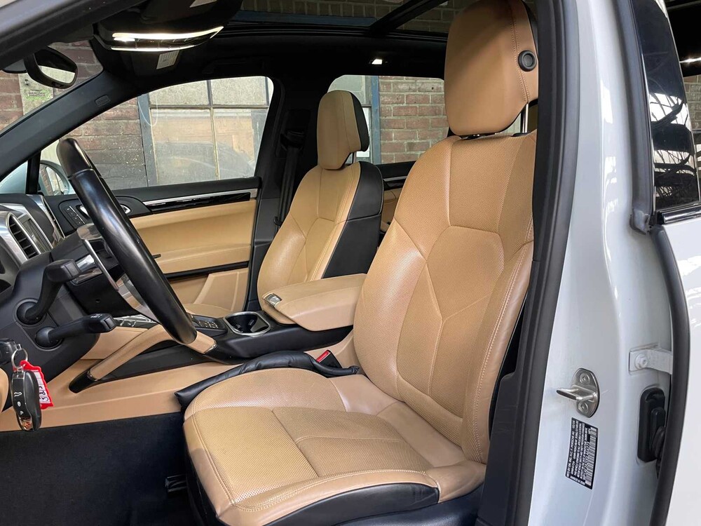 Porsche Cayenne S E-Hybrid 3.0 V6 Platinum Edition 416hp 2016, H-372-HK