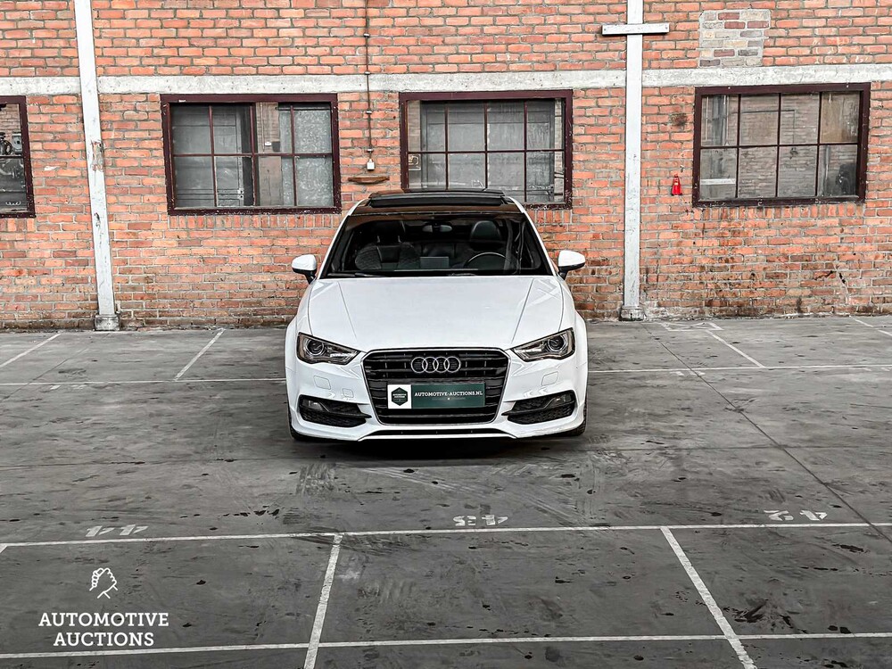 Audi A3 Limousine S-Line 1.4 TFSI CoD Ambition Pro Line S 140pk 2014 ORIG-NL, 7-TXL-63