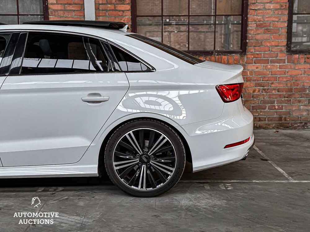 Audi A3 Limousine S-Line 1.4 TFSI CoD Ambition Pro Line S 140pk 2014 ORIG-NL, 7-TXL-63