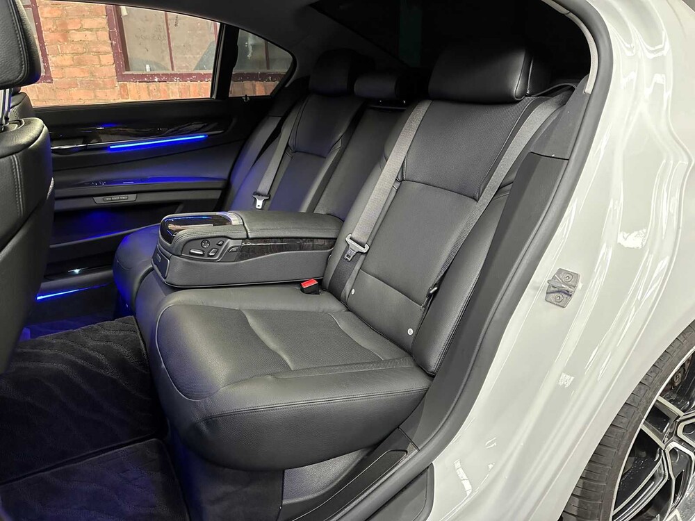 BMW ActiveHybrid7 4.4 V8 465PK 2012